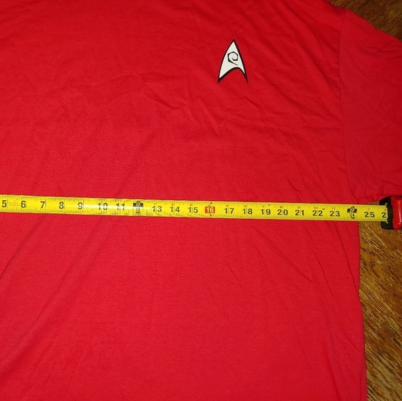 Star Trek Official Logo (red) no size tag meassure - Picture 4 of 5
